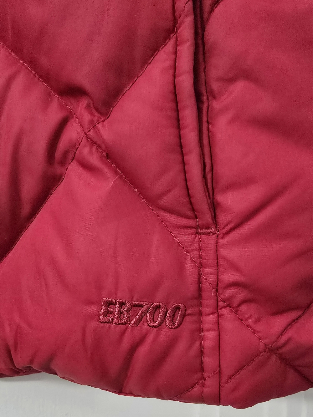 Eddie Bauer Red Quilted Diamond Puffer Jacket 700 Fill Power, Down Filled LP Euc - Picture 6 of 9